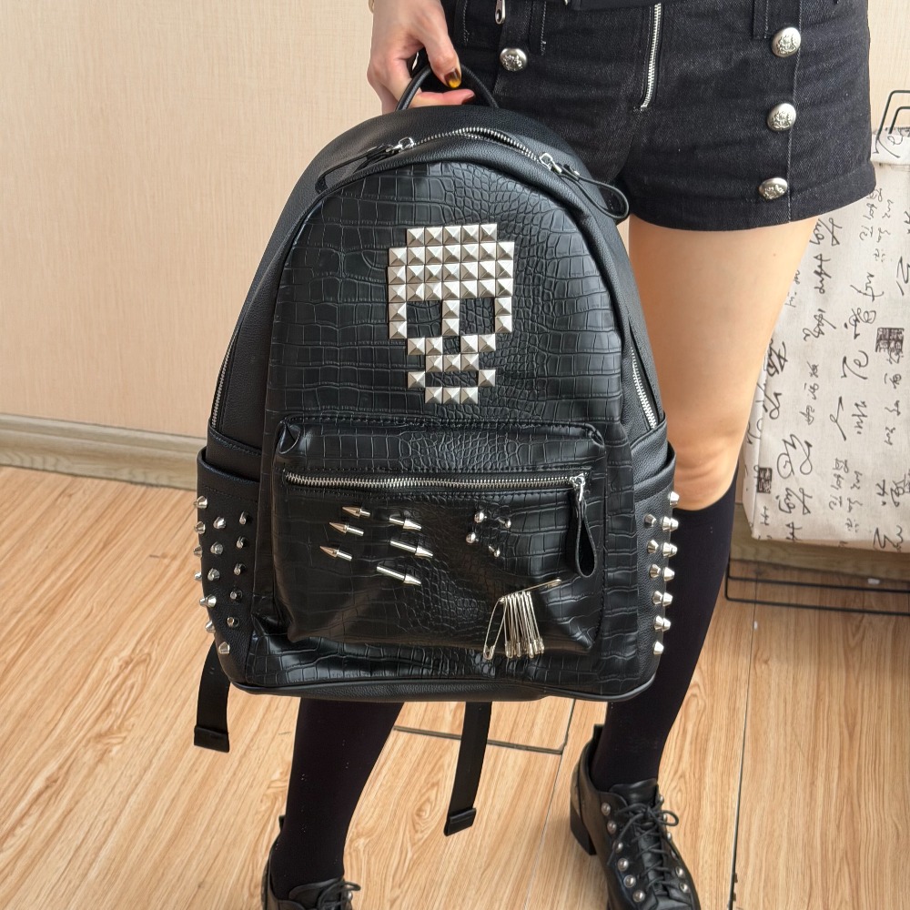 Fashion Backpack Women - 오리지널 블랙 악어 패턴 해골 리벳